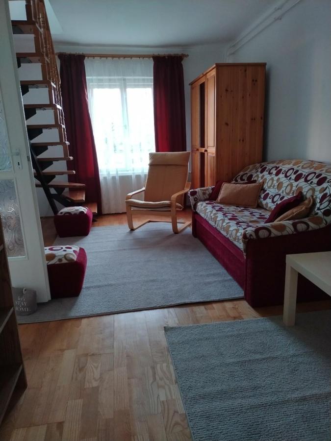 Eva Vendeghaz Villa Tata Buitenkant foto