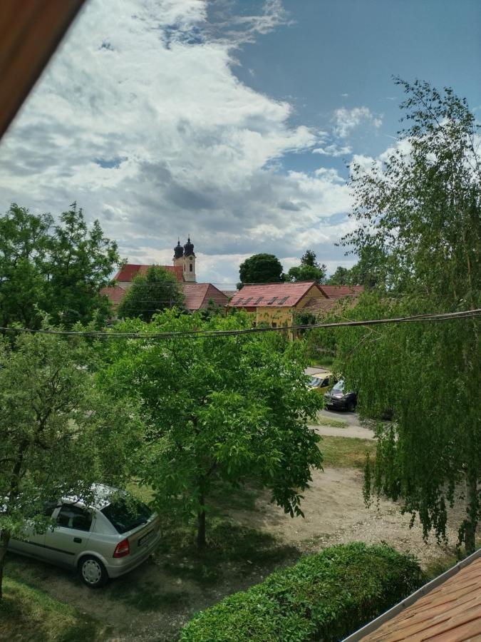 Eva Vendeghaz Villa Tata Buitenkant foto
